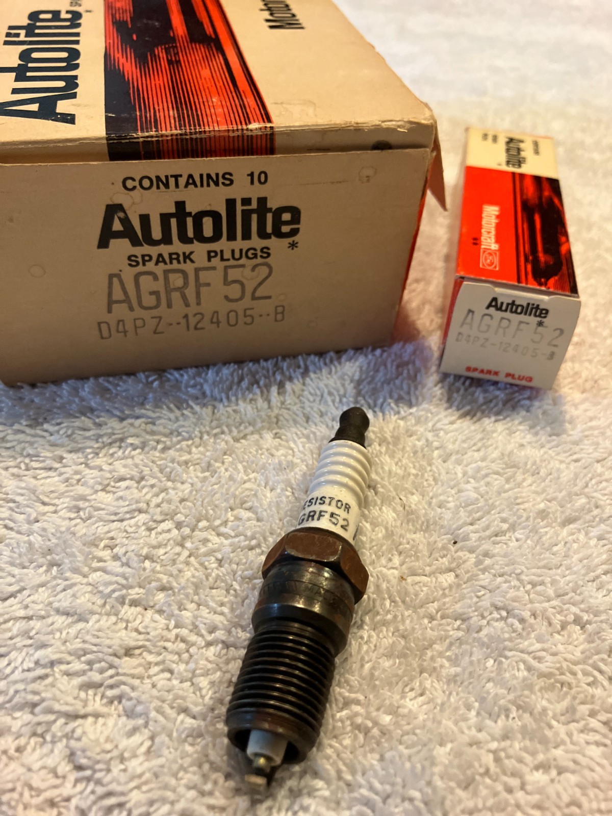 Set of 4 AGRF52 Autolite Spark Plugs 1974-1976  Ford Mustang II, Pinto 2.3L 4 Cy