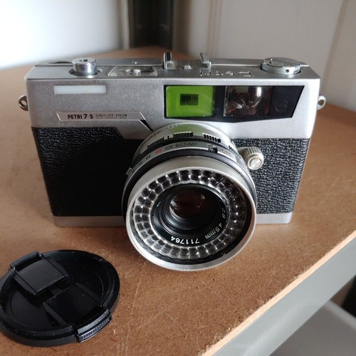 Petri 7 s Circle Eye System 1960’s Film Camera (042507PI) - Winds & Fires - Picture 2 of 7