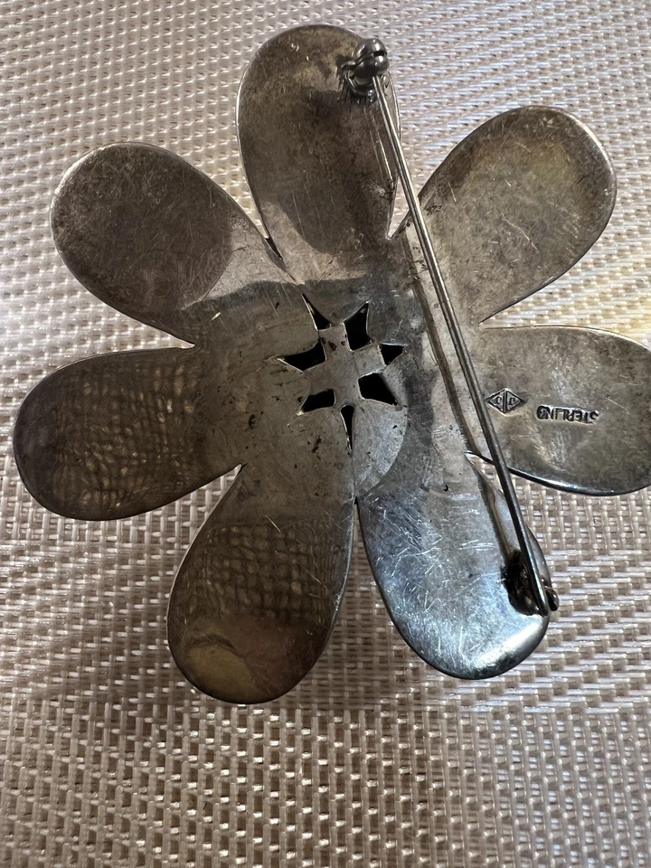 VINTAGE JUDITH JACK STERLING SILVER 925 PEARL MARCASITE FLOWER DAISY BROOCH PIN - Image 4 of 4