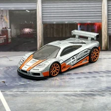 Hot Wheels McLaren F1 GTR Silver 2022 1:64 Diecast Car [9m]