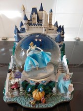 Disney Cinderella Snow Globe Castle  Lighted Musical Motion, in need of TLC