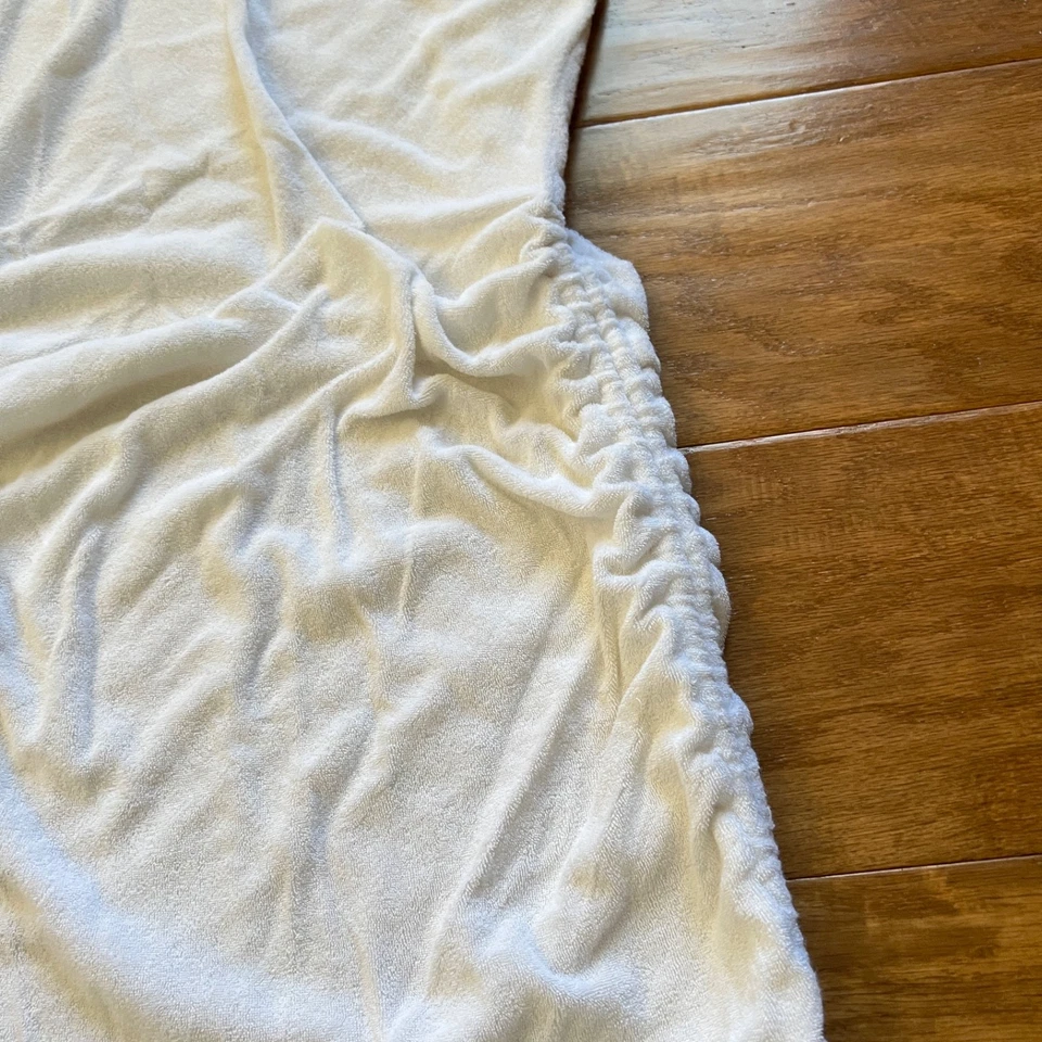 Vestido de encubrimiento ROSA Victoria's Secret talla S? Paño de rizo blanco acanalado Foto 4 de 4