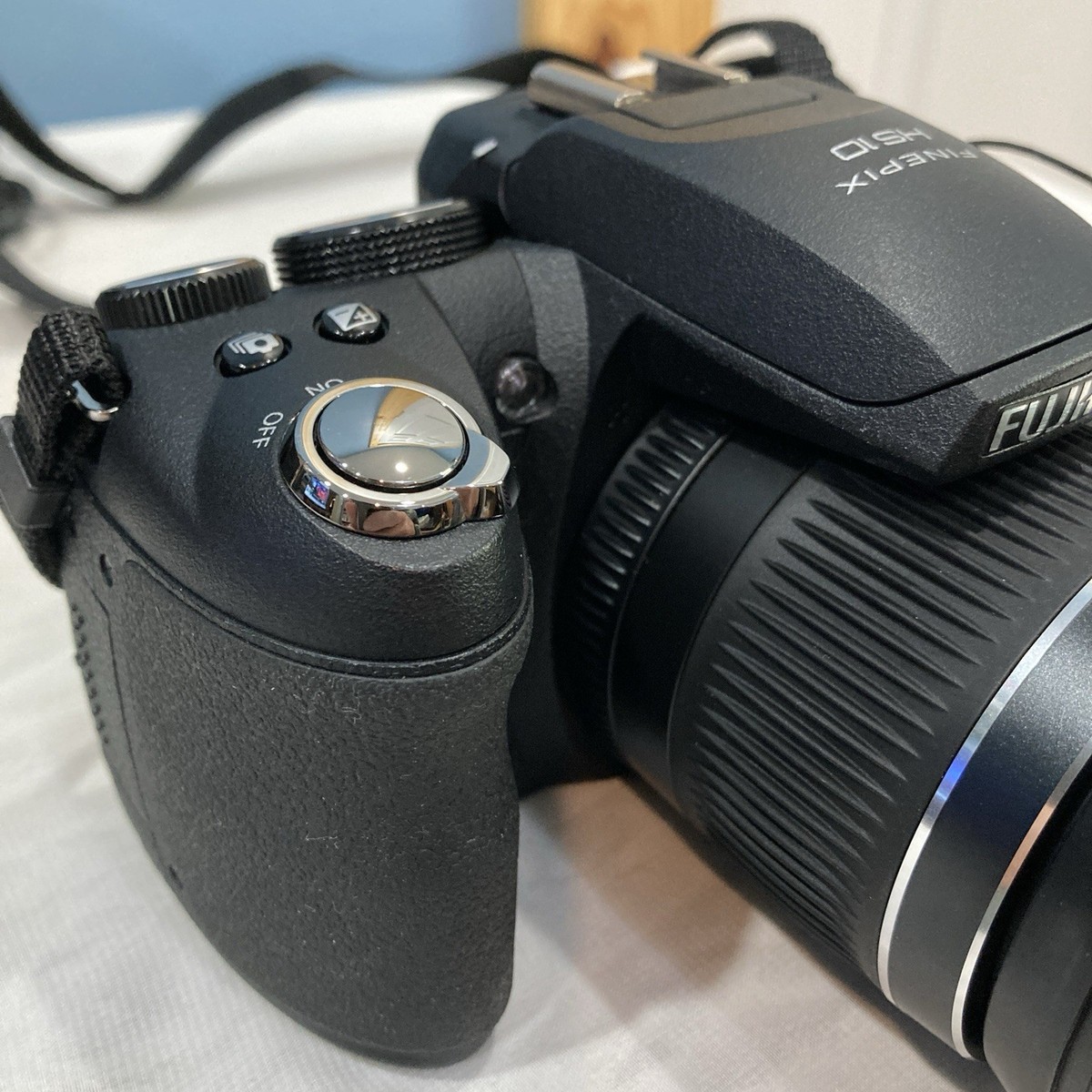 Fujifilm Finepix HS10 Digital 10.3MP Bridge Camera W/ External