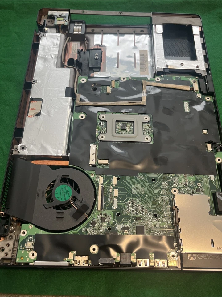 Placa madre Gateway MD2614U AMD Turion X2 RM-72 2,1 GHz DDR2 @10A4 Foto 2 de 4