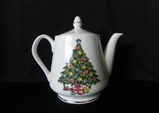 Mount Clemons Pottery CHRISTMAS TREE TEAPOT White With Gold Trim JAPAN