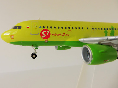 S7 AIRLINES Airbus A319 1/200 Herpa 559072 A 319 A320 Siberia MOSKAU ONEWORLD