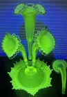FENTON L.G. WRIGHT EPERGNE FOUR HORN DOES GLOW YELLOW/GREEN SEE AND READ