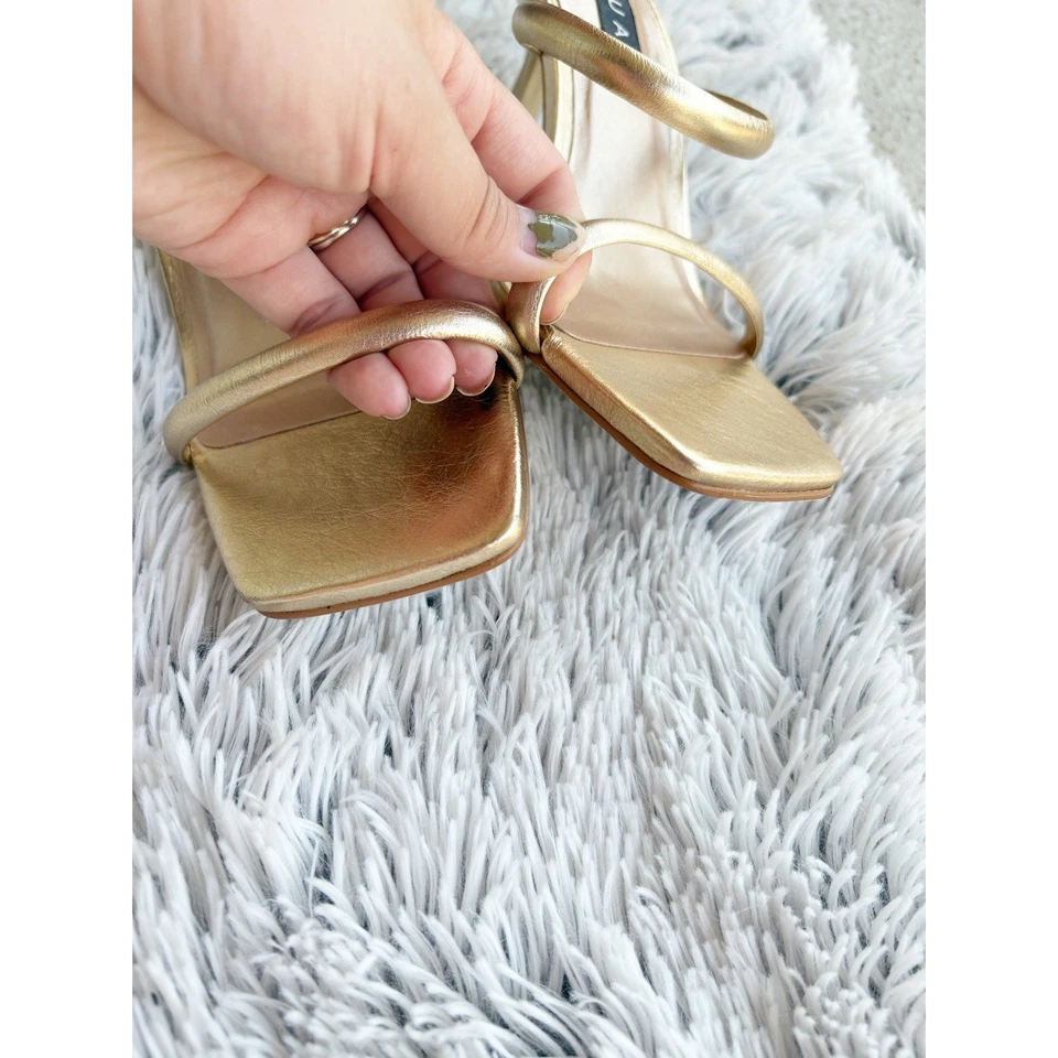 Tacones de cuero Aqua punta cuadrada dorados usados en excelente estado talla 8,5 Foto 4 de 4