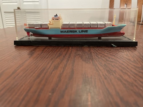 RARE~MAERSK LINE Container Ship Model Plastic Paper Weight 8.75x2.5x2.25”D
