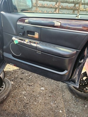 BLACK 2003-2011  LINCOLN TOWN CAR FRONT PASSENGER  DOOR PANEL TRIM