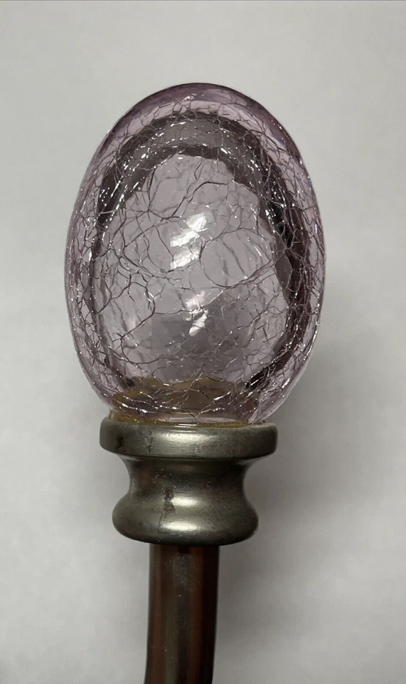 Par de cortinas de metal púrpura claro/rosa y plateado oblongo craquelado Foto 3 de 4