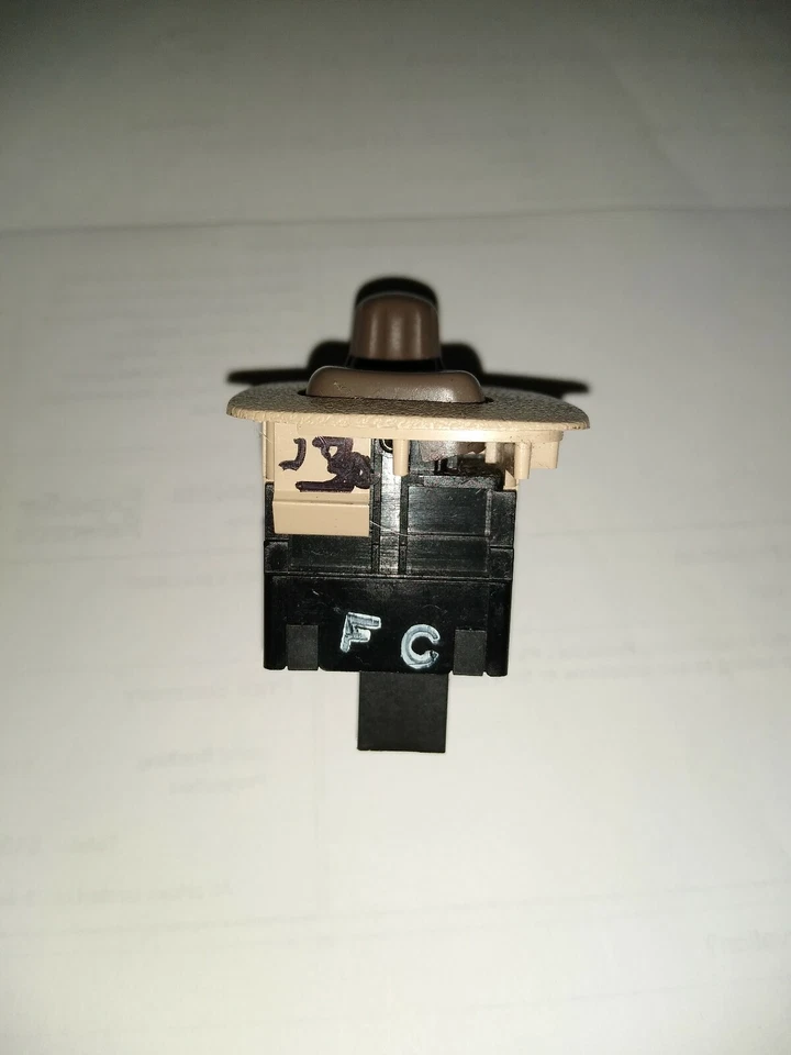 92 93 94 95 96 97 Nissan Infiniti J30 Mirror Switch #10 - Image 3 of 4