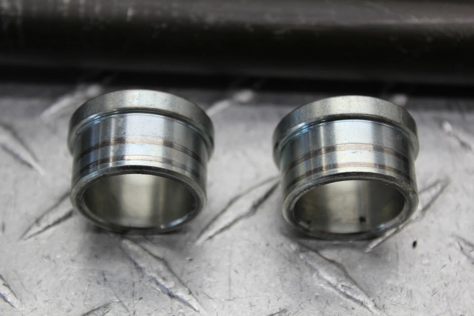 Yamaha FZ6S 2006 llanta delantera eje pivote perno con espaciadores Foto 2 de 4