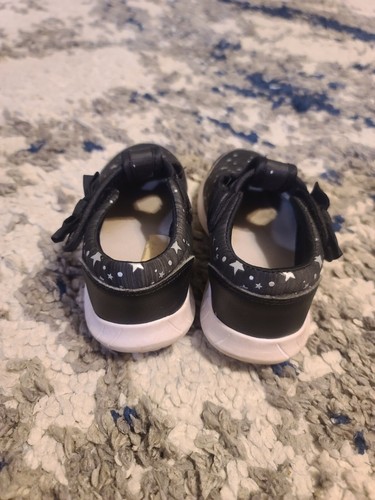 Athletic Works Girl's Black And Silver Stars Sz 10 - Picture 3 of 6