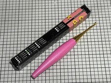 Furls Original Odyssey Crochet Hook, Gold/Pink Sparkle, Size G, USA Made