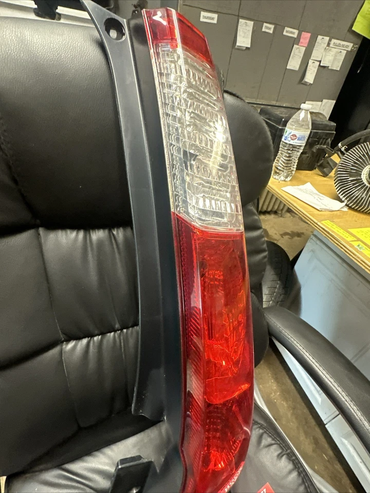 Luz trasera lateral para pasajero derecho Honda CRV 2006 usada OEM Foto 3 de 4