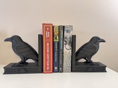 Gothic Rabe Buchstützen - Black Crow Library Decor - Dark Academia Geschenk 16 x 15 cm