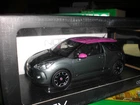Citroen DS3 2011 Gris Thorium & Fuchsia - 1:18 Norev 181544