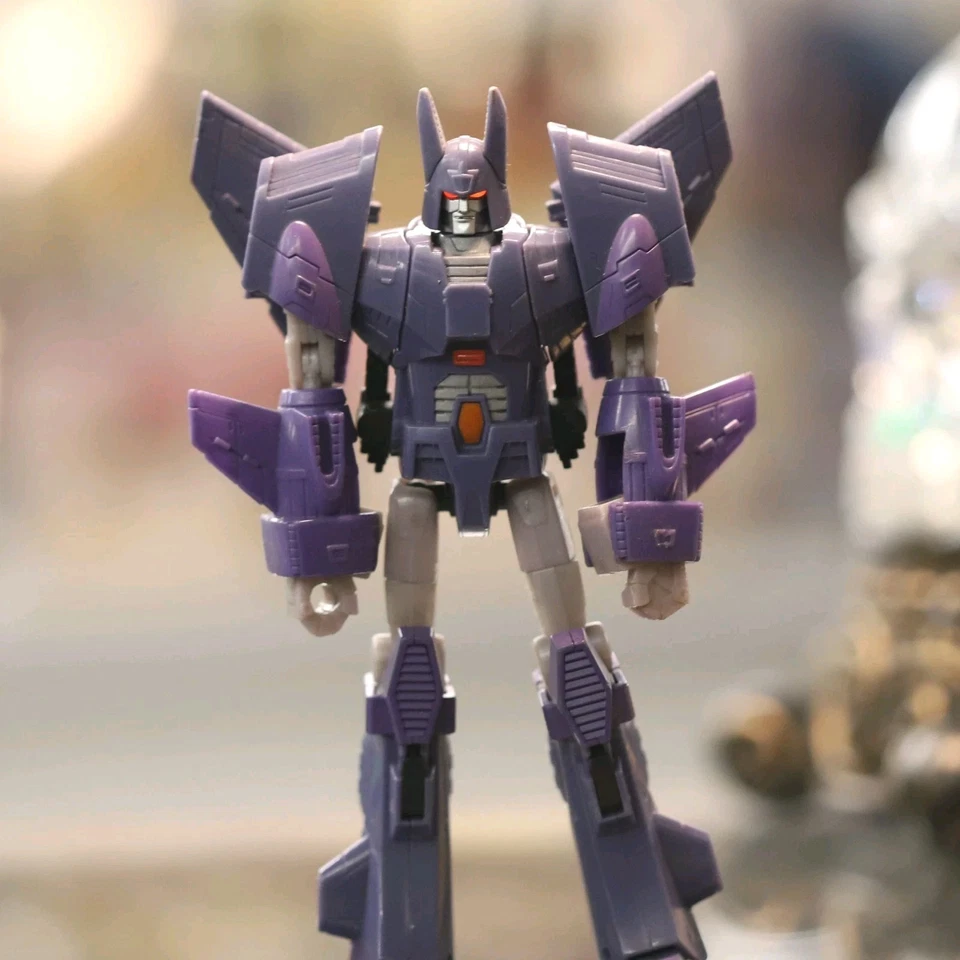 Transformers Classics CYCLONUS 2011 Target exclusive battle space reveal shield - Image 2 of 4