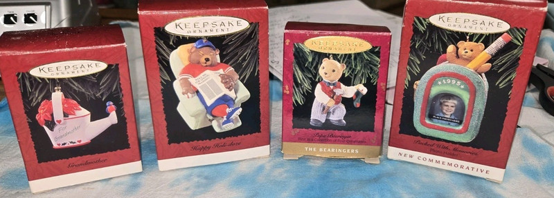 VNT HALLMARK KEEPSAKE ORNAMENT LOT OF 4 CHRISTMAS
