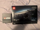 LEGO Star Wars 40917 The Darksaber GWP & The Mandalorian™ and Grogu™ Display