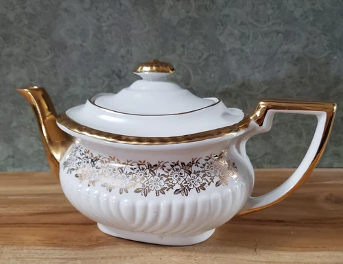 Vintage Gibsons Staffordshire England Teapot White Gold Trim #W721
