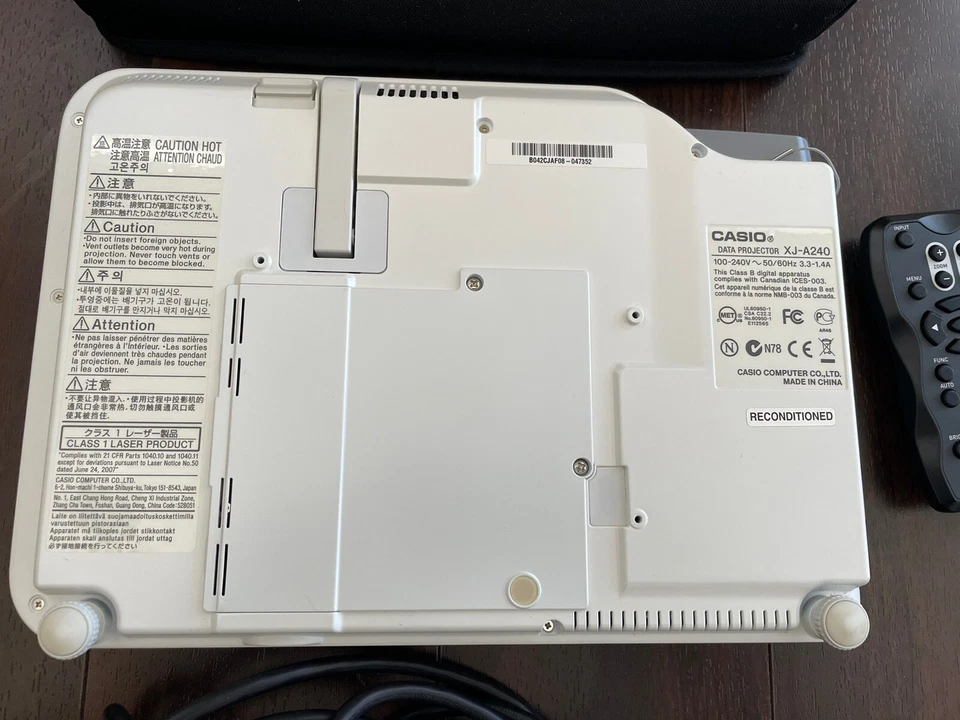 CASIO MODEL XJ-A240 ULTRA PORTABLE LED HD 720p W/ BAG AND REMOTE CONTROL - Image 2 of 4