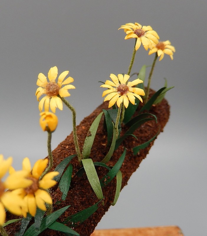 OOAK Delicate Paper Daisy Garden Flowers AC Artisan Dollhouse Miniature 1:12