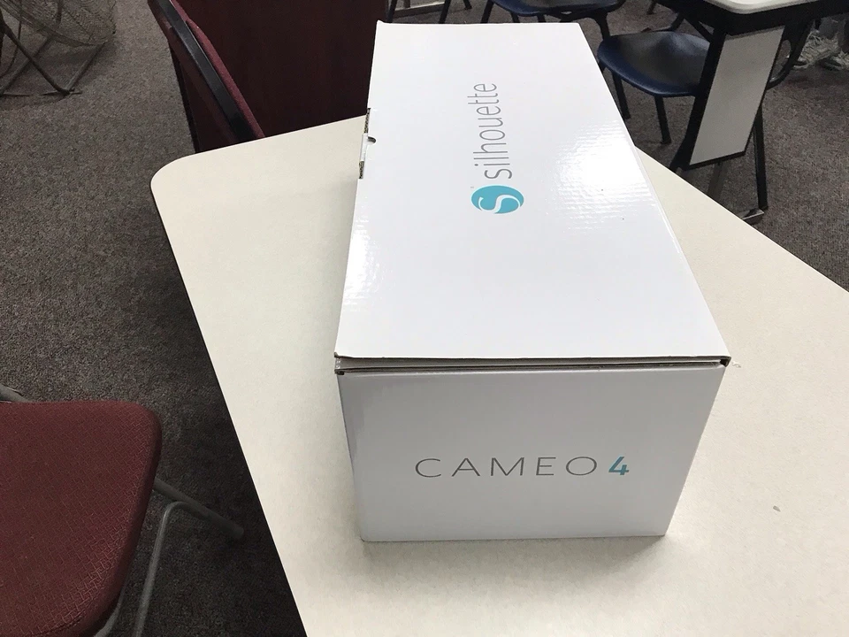 Silhouette Cameo 4 12" Electronic Bluetooth Craft Cutting Machine Bundle - Image 4 of 4