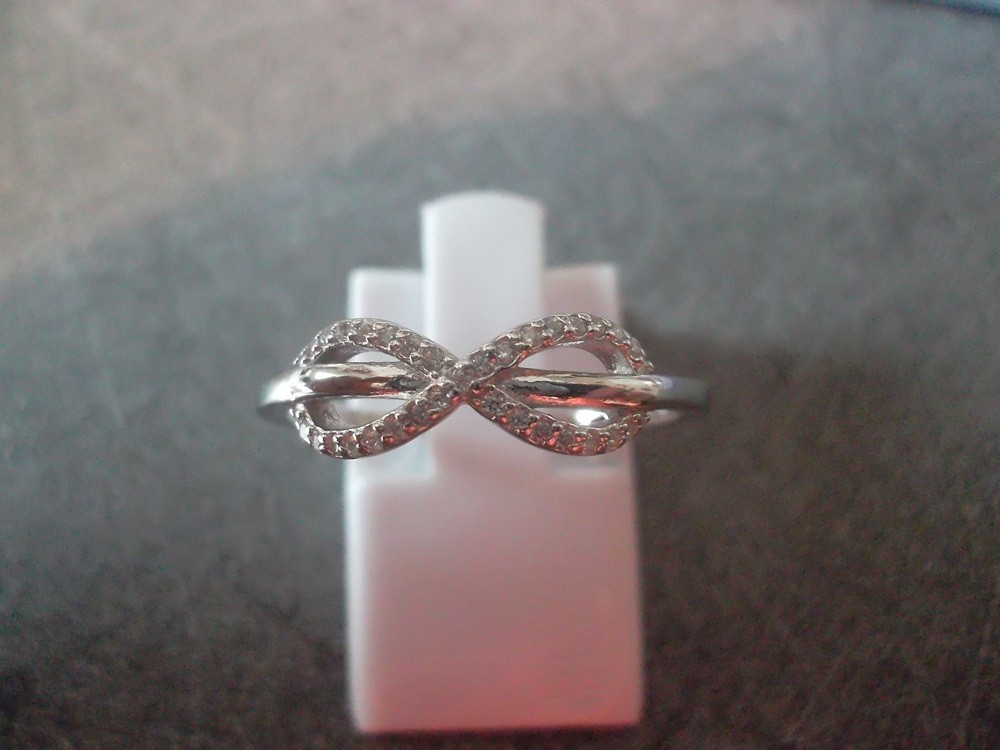 Bague infini en argent 925 rhodié et oxydes de zirconium taille 54