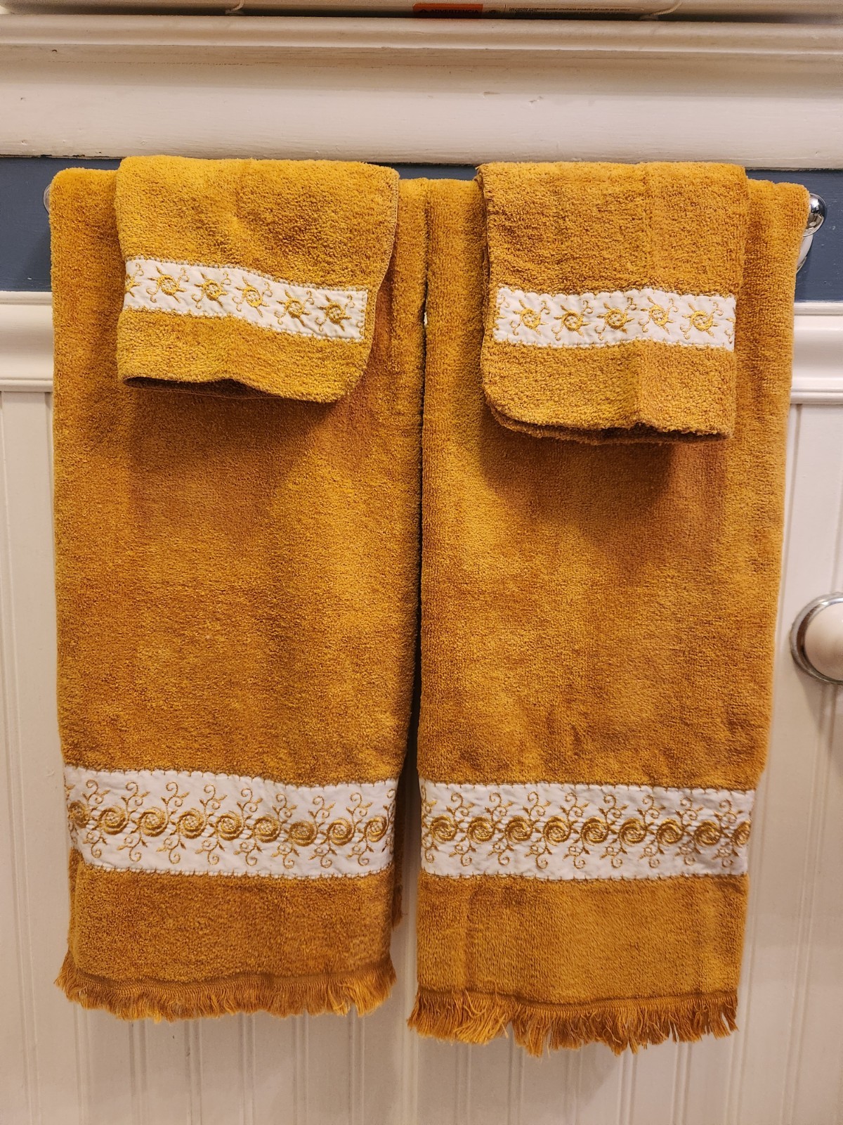 Vintage Wamsutta Heritage MCM Bath Towels & Washrags, Yellow/Gold, Set of 4