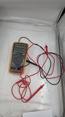 Fluke 15B+ 15 B + Digital Multimeter