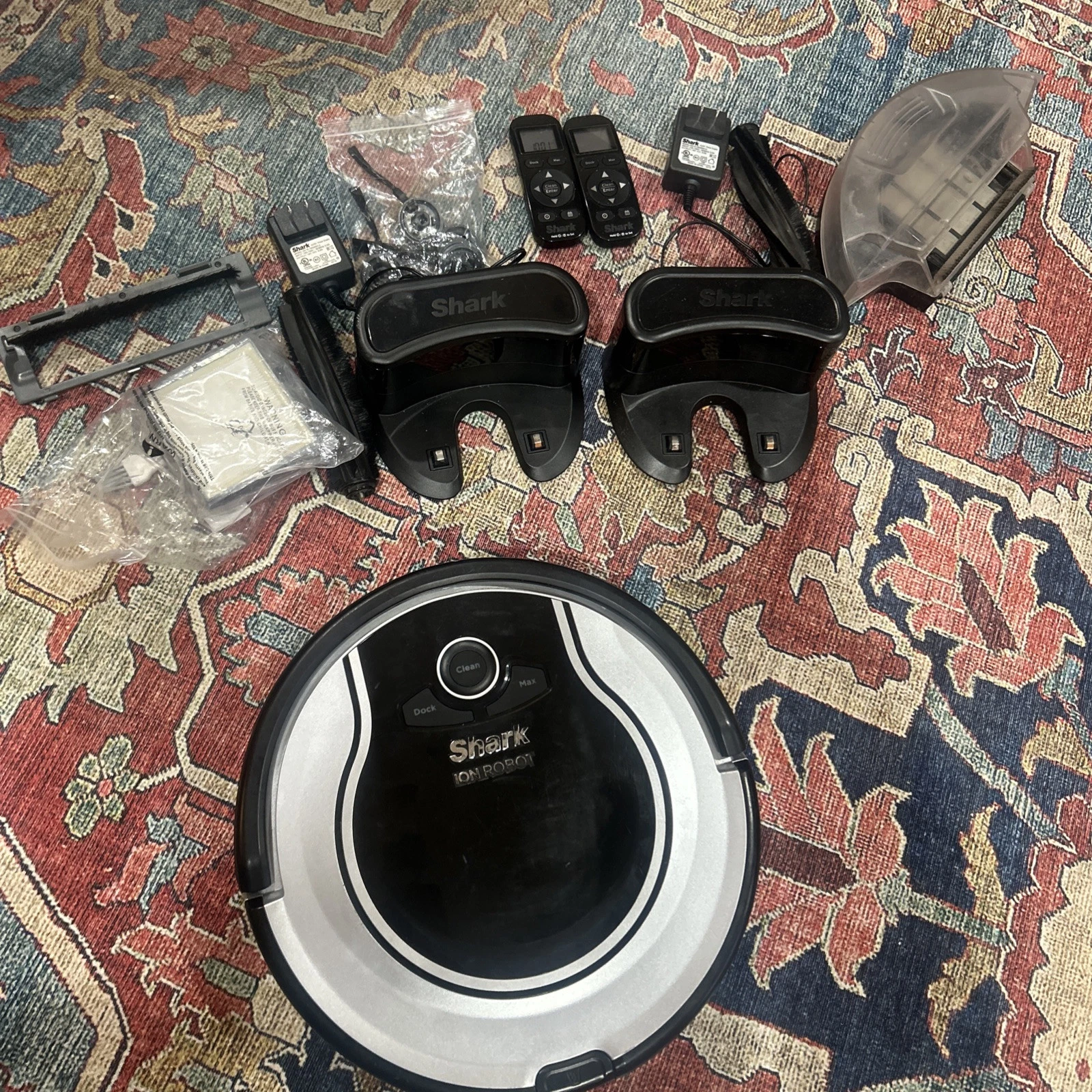 Shark ION Robot Vacuum Cleaner RV700 w/ 2 Remote/Charger Stations TESTED/WORKS