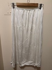 VINTAGE VANITY FAIR IVORY CREAM no side slits 28" HALF SLIP L