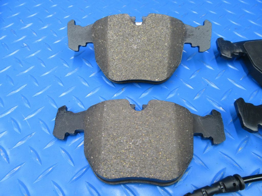 Rolls Royce Ghost Dawn Wraith rear brake pads with sensor #4274