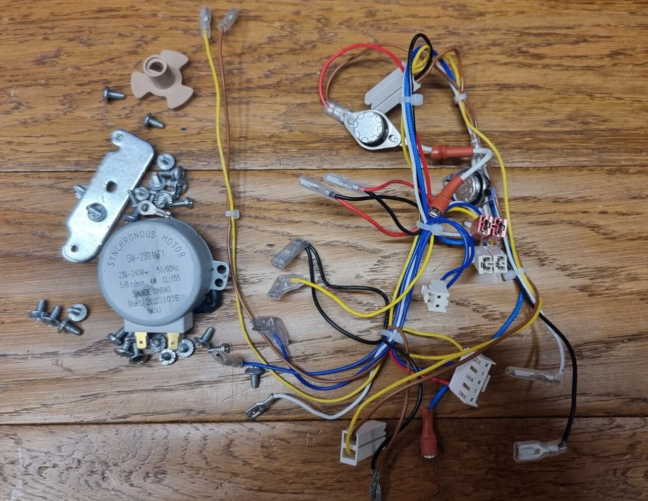 Wliring harness Thermistor etc. Hisense H20MOMSS4HGUK Microwave Grill 20L 800W