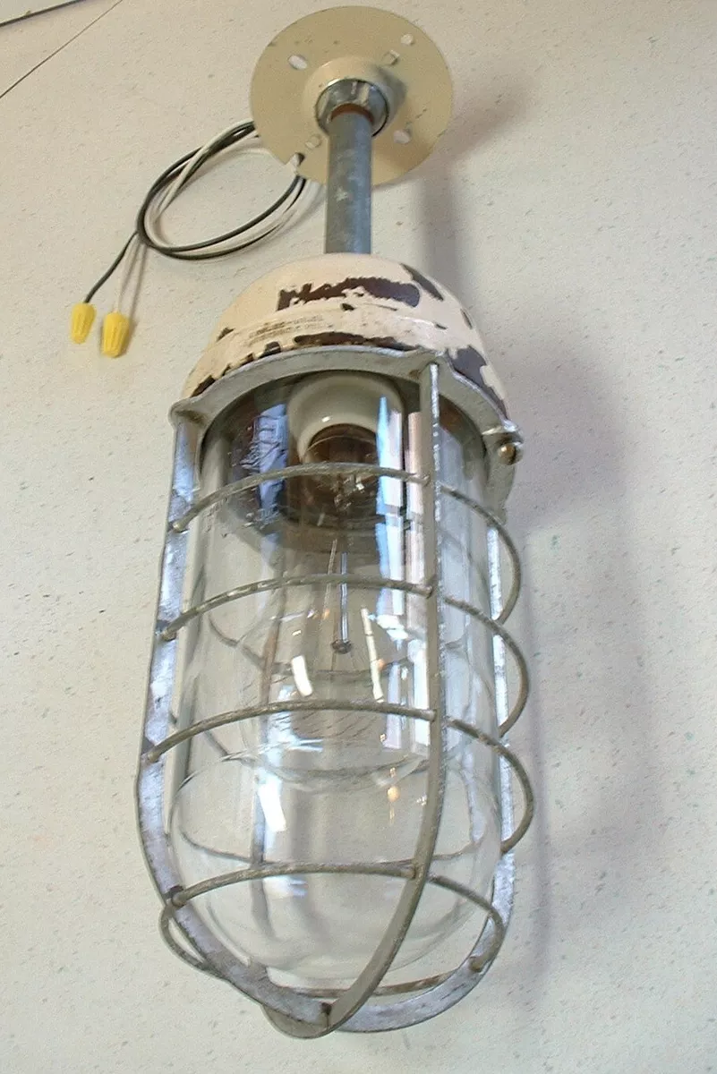Vintage crouse hinds explosion proof lighting deals