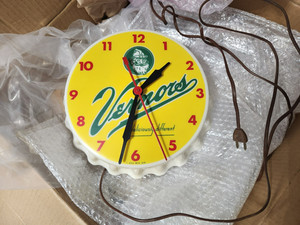 vintage 1950's Tommy Tucker Vernors bottle cap electric clock    Museum Quality
