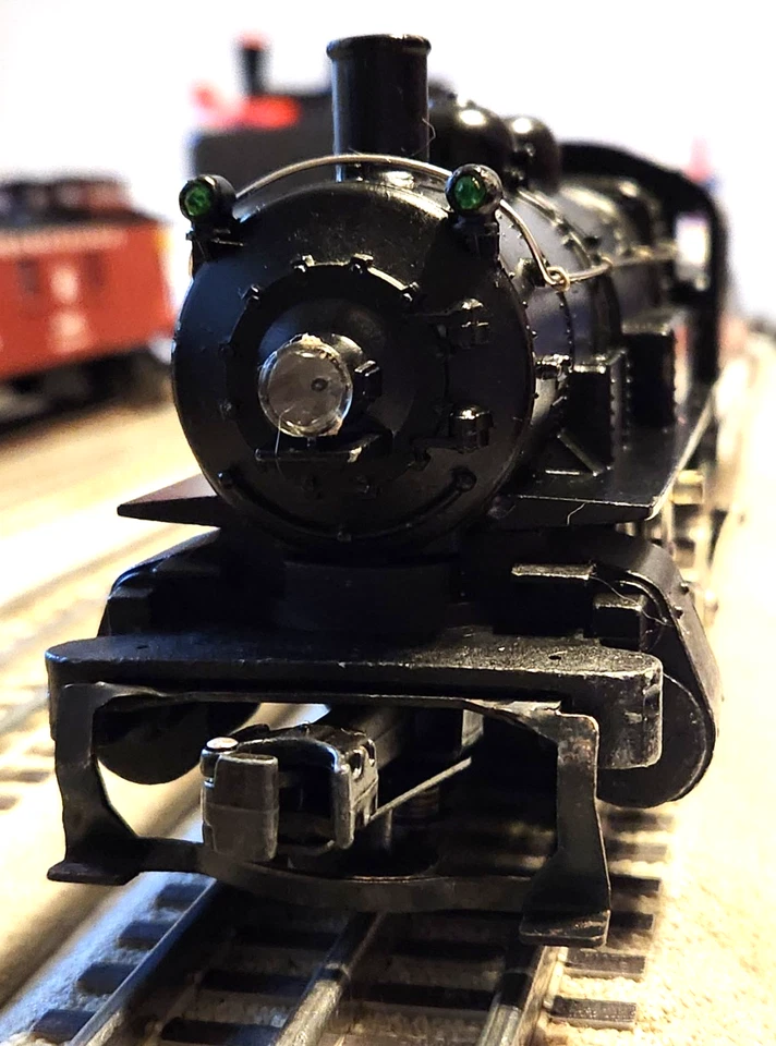 Lionel 1615, AND TENDER IN GOOD COND. LOCO IN OB, IT RUNS VERY WELL. - Image 4 of 4