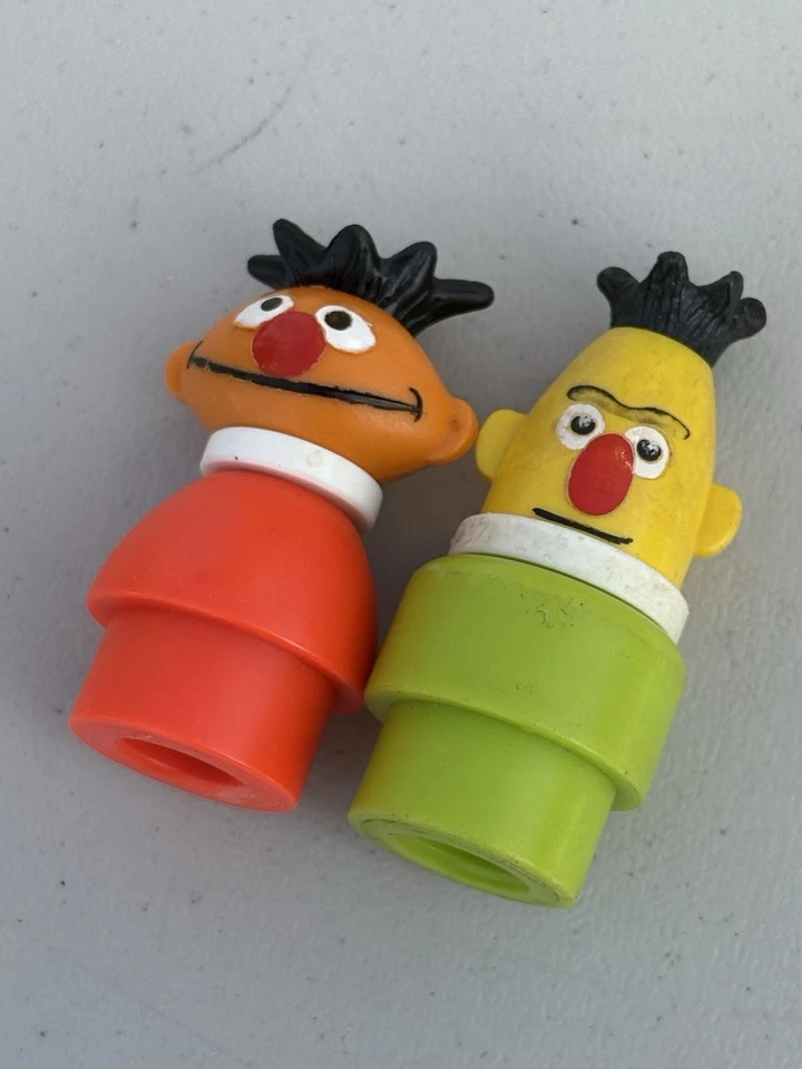 Figuras Fisher Price Little People Plaza Sésamo de colección Bert, Ernie, Big Bird Foto 4 de 4