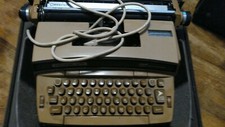 Smith Corona Cornet super 12  electric typewriter with case  thumbnail