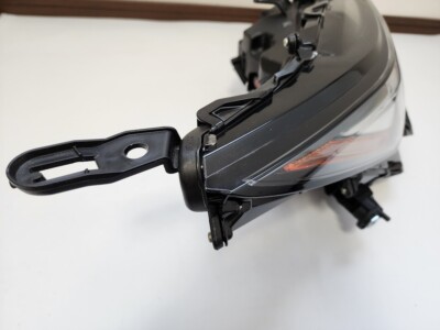 Toyota HARRIER Venza MXU80 MXUA80 Right Headlight Light Lamp | eBay