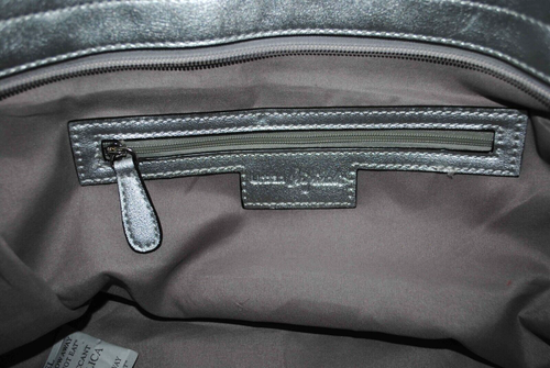 Urban Originals Superstar Nylon Tragetasche in grau/silber $ 88 - Bild 9 von 13