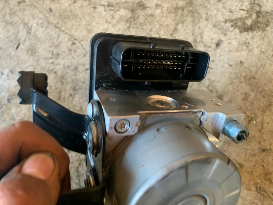 BMW 2012-2018 F30 F32 F22 DSC ABS UNIDAD MÓDULO BOMBA FRENO ANTIBLOQUEO OEM 33K Foto 3 de 4