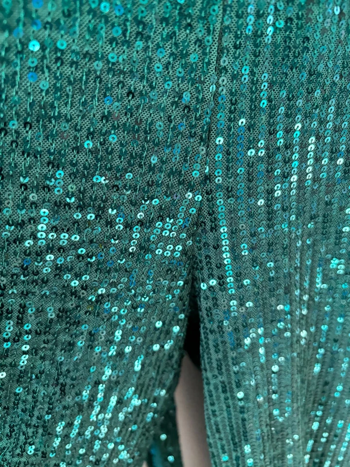 Mono envolvente de lentejuelas verde Bella & Bloom Dream Come True talla pequeña lazos al tobillo Foto 4 de 4