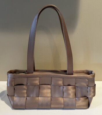 Y2K VINTAGE HARVEYS SEATBELT RECTANGLE BAGUETTE STYLE SHOULDER BAG Beige