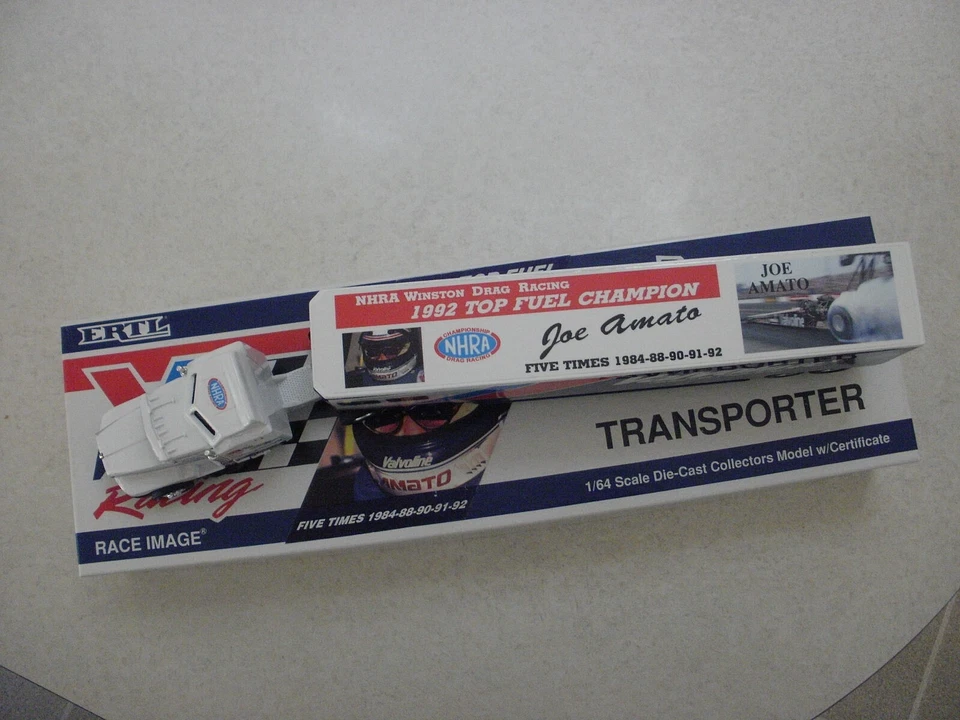 NHRA 1/64 ERTL JOE AMATO 1992 VALVOLINE HAULER COA + STICKER 1/5000 #2749 - Image 3 of 4