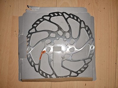 Shimano SM-RT66 Bremsscheibe mit 6 Loch, 203 mm