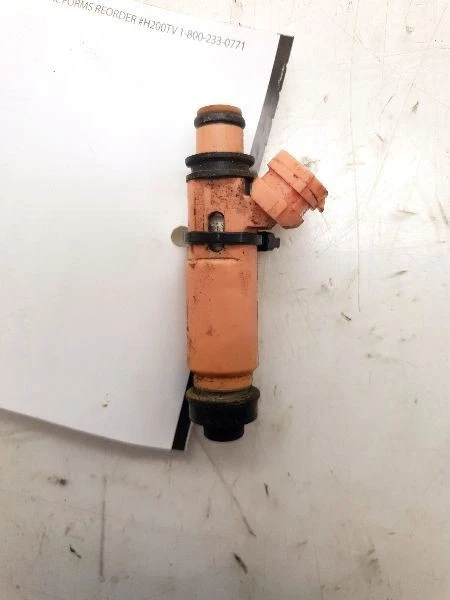 04-08 TOYOTA SOLARA SLE 3.3L 6CYL Inyector de combustible  Foto 2 de 4