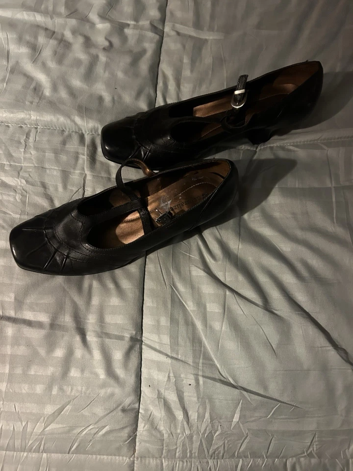 Zapatos Mary Jane NATURALIZERBrown Talla Mujer 9.5 M Negros. Hebilla, correa única. Foto 2 de 3